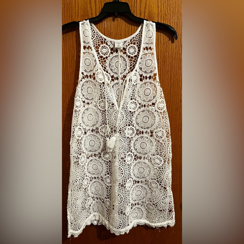 Abercrombie and Fitch Swim White
Crochet Bathing Suit Cover Up